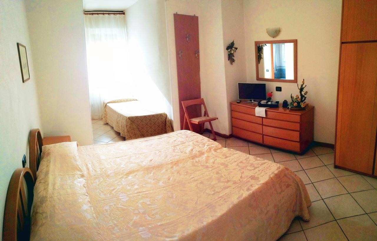 Hotel Ponte Autostrada Seriate Bagian luar foto