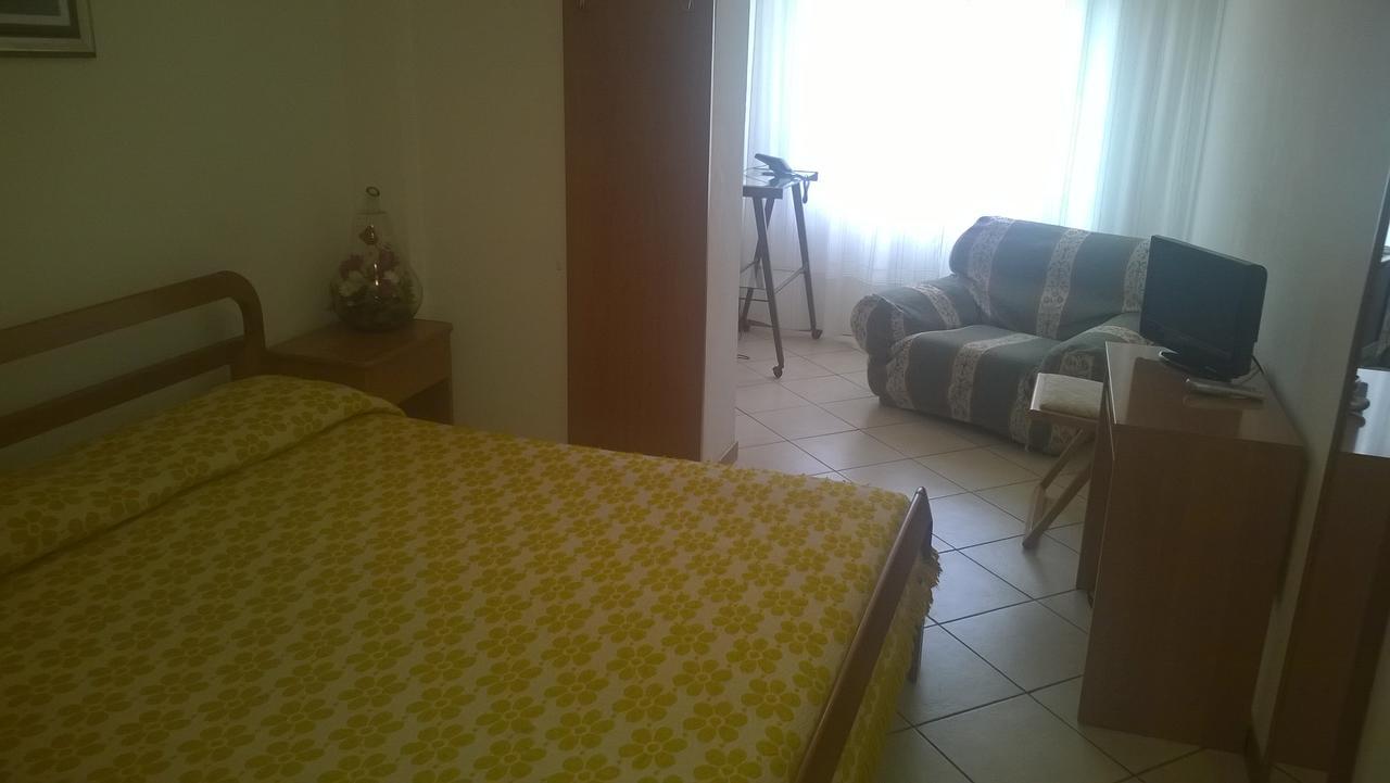 Hotel Ponte Autostrada Seriate Bagian luar foto