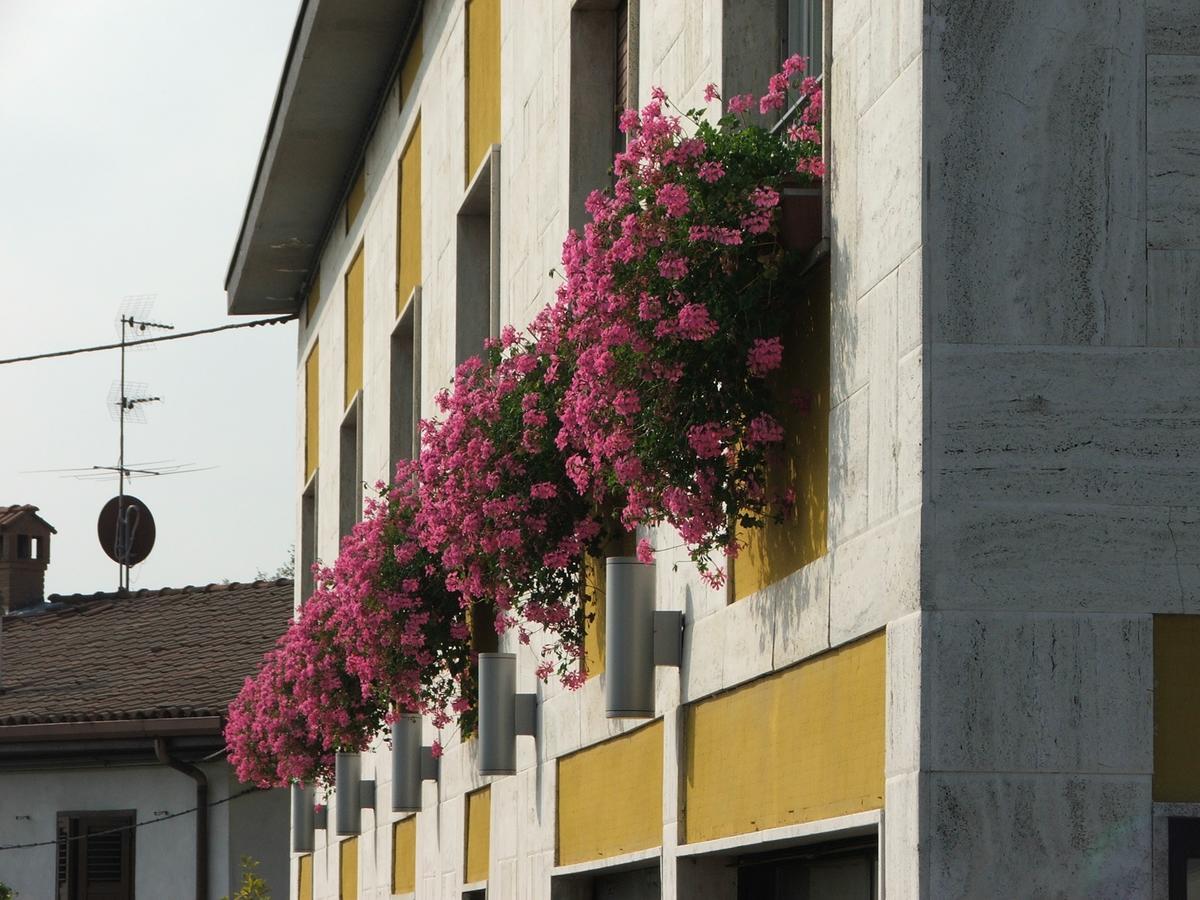 Hotel Ponte Autostrada Seriate Bagian luar foto