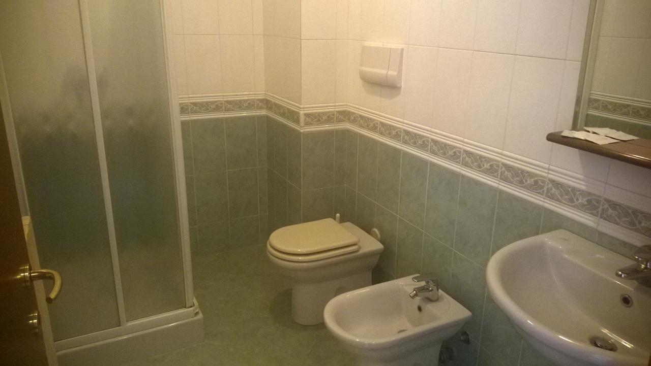 Hotel Ponte Autostrada Seriate Bagian luar foto