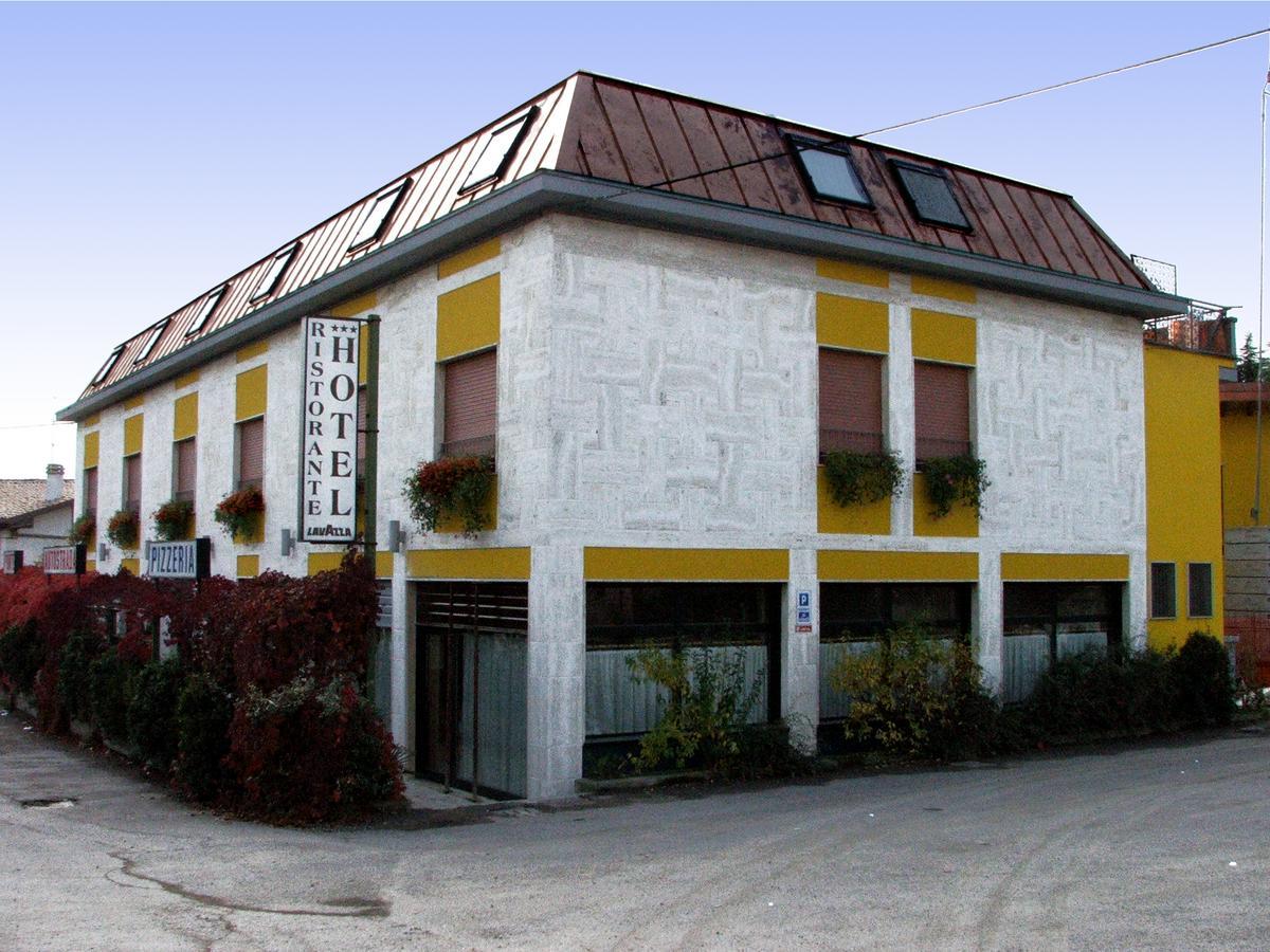 Hotel Ponte Autostrada Seriate Bagian luar foto